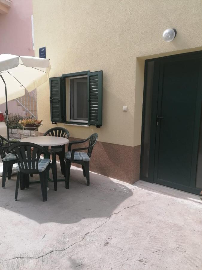 Apartment Sunce Каштела Экстерьер фото