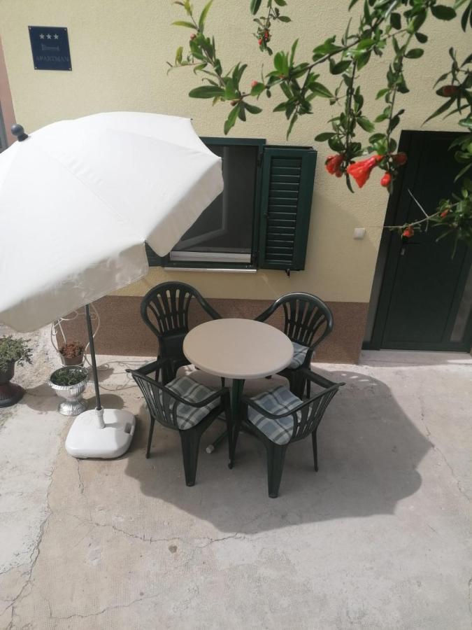 Apartment Sunce Каштела Экстерьер фото