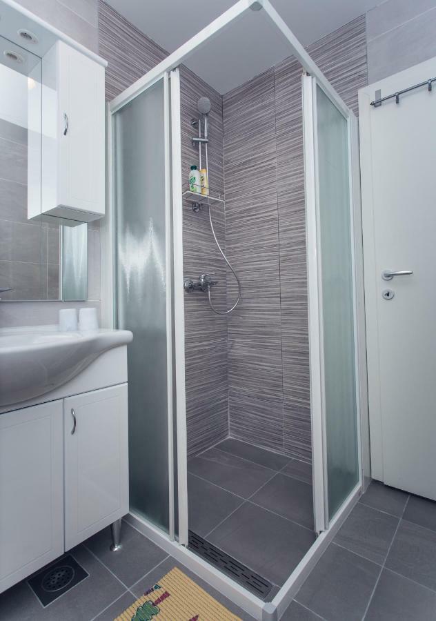 Apartment Sunce Каштела Экстерьер фото