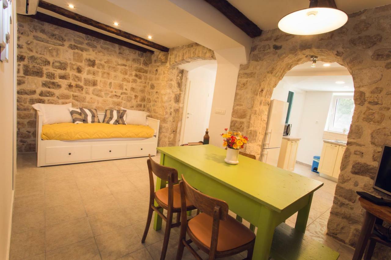 Apartment Sunce Каштела Экстерьер фото